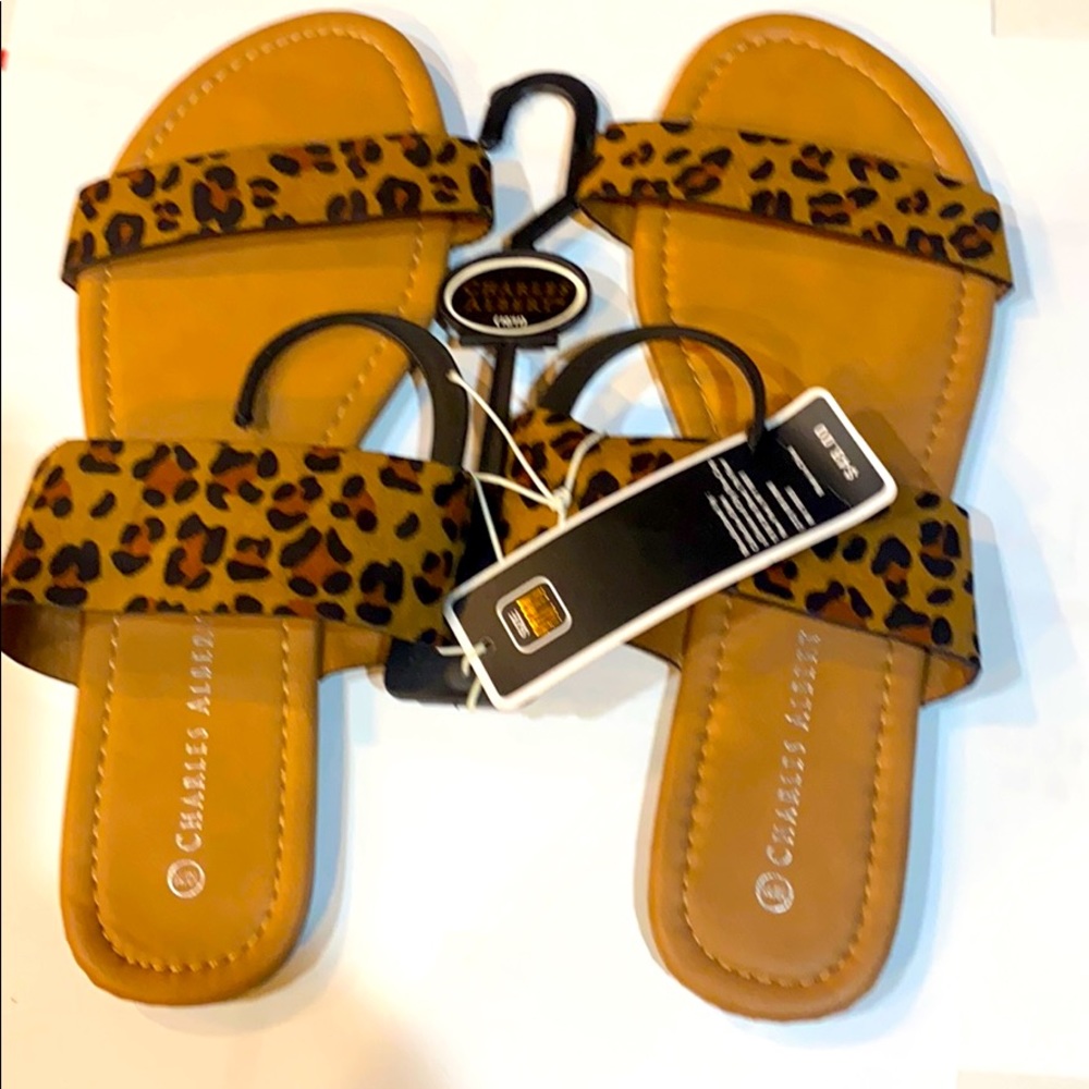 Gorgeous Charles Albert Flat Detailed Sandal🎁. - Picture 4 of 10